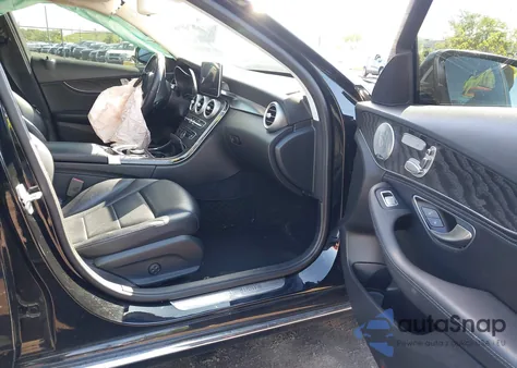 2015 Mercedes-Benz C 300 4Matic/Luxury 4Matic/Sport 4Matic from USA, damaged, VIN 55SWF4KB9FU080101